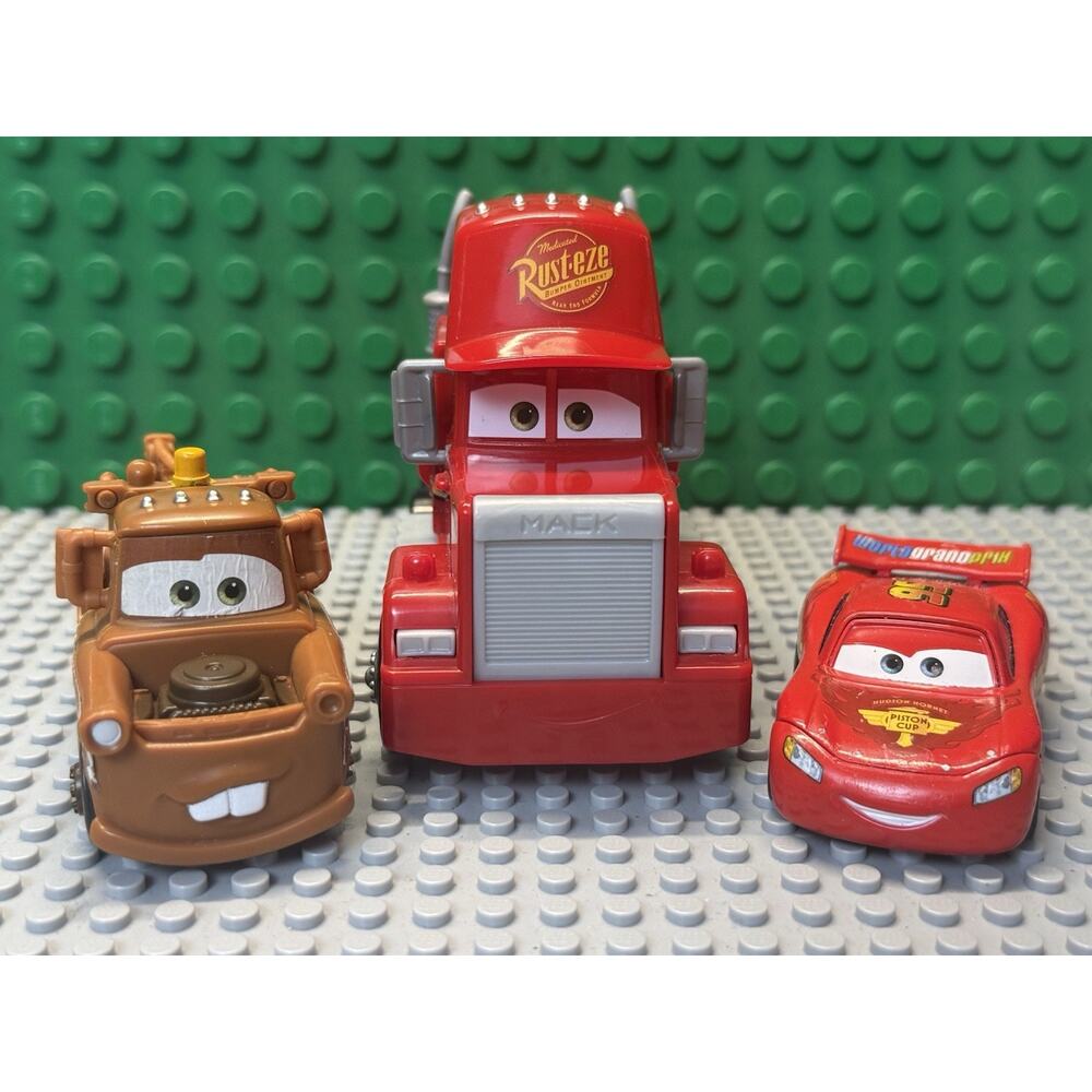 Disney Pixar Cars Mack, Lighting McQueen & Mater - Plastic 1:55